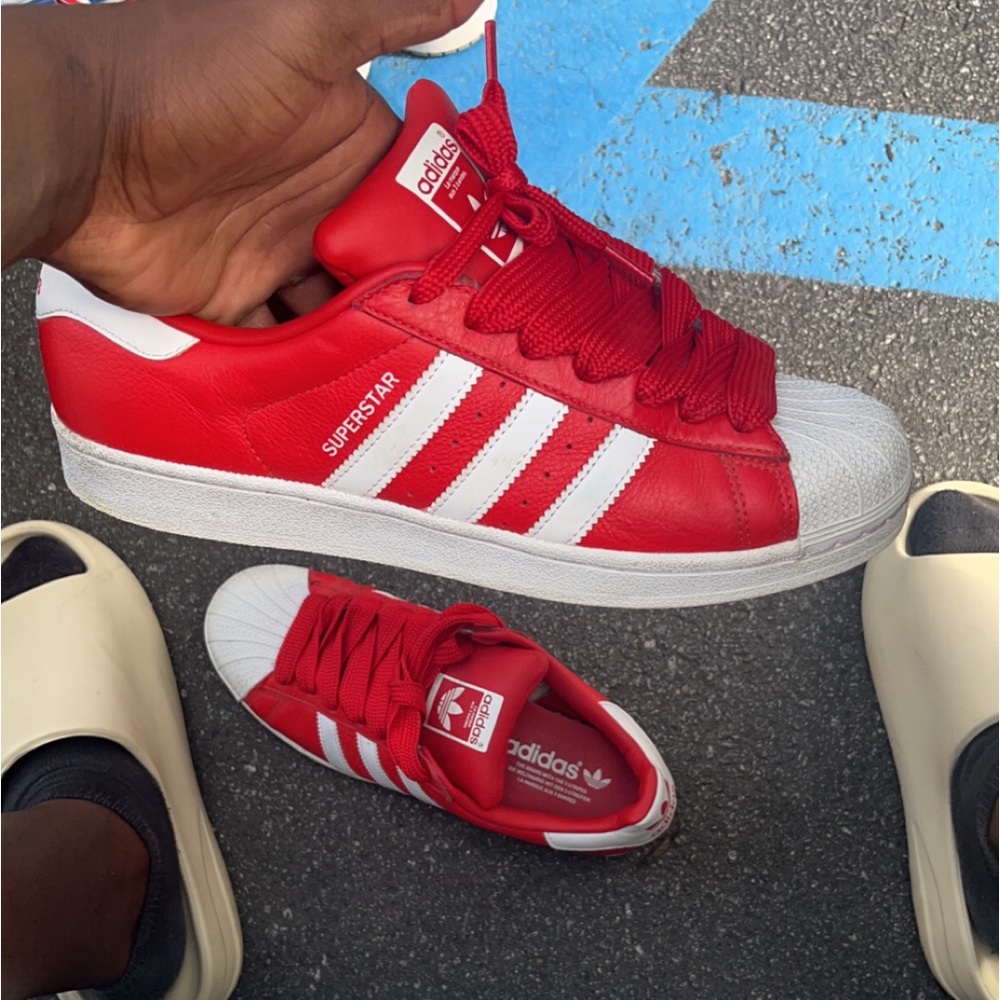 Addida superstars